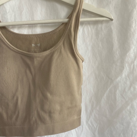 PRO FIT Seamless padded tank top size small - Picture 3 of 13